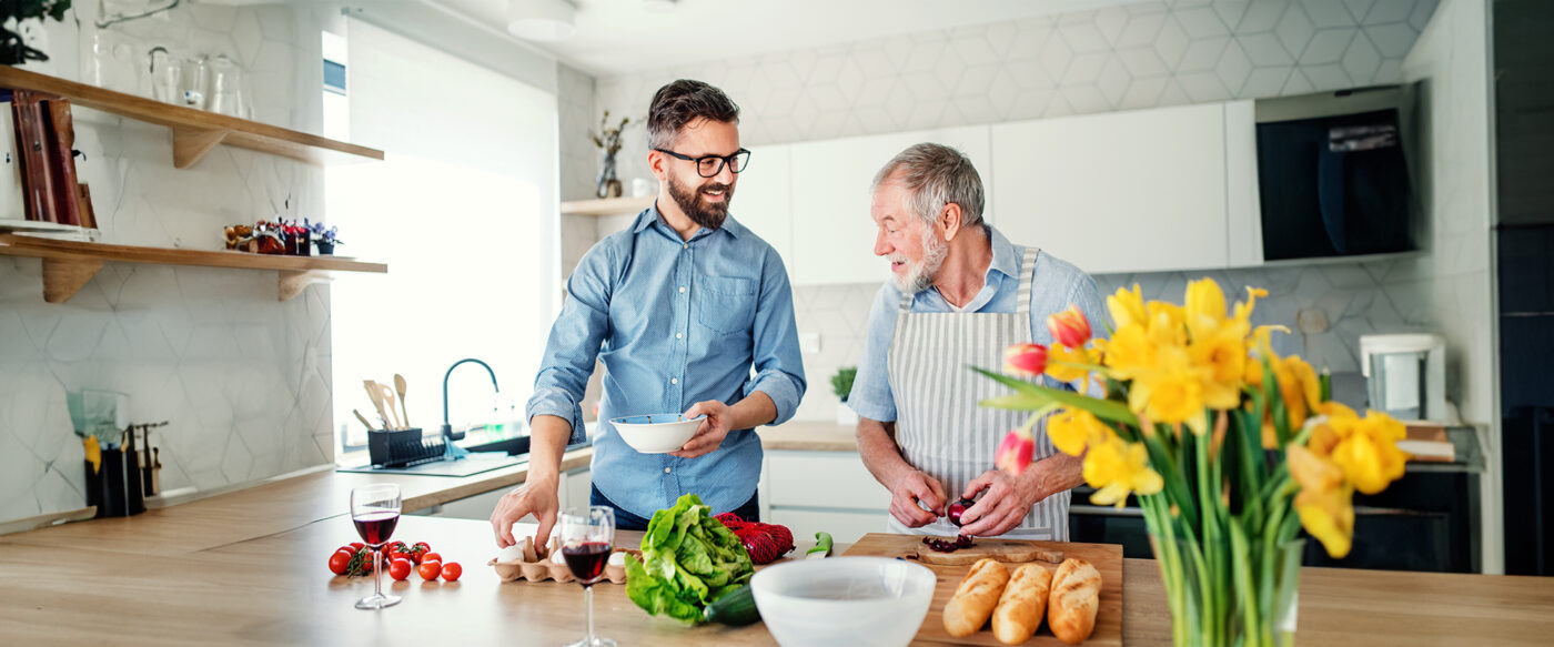 Wir leisten Ihnen Gesellschaft und führen gemeinsame Gespräche und wir kochen und backen gemeinsam